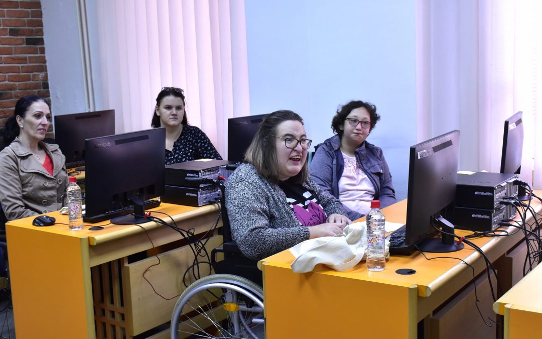 Digitalno opismenjavanje za djevojke i žene sa invaliditetom